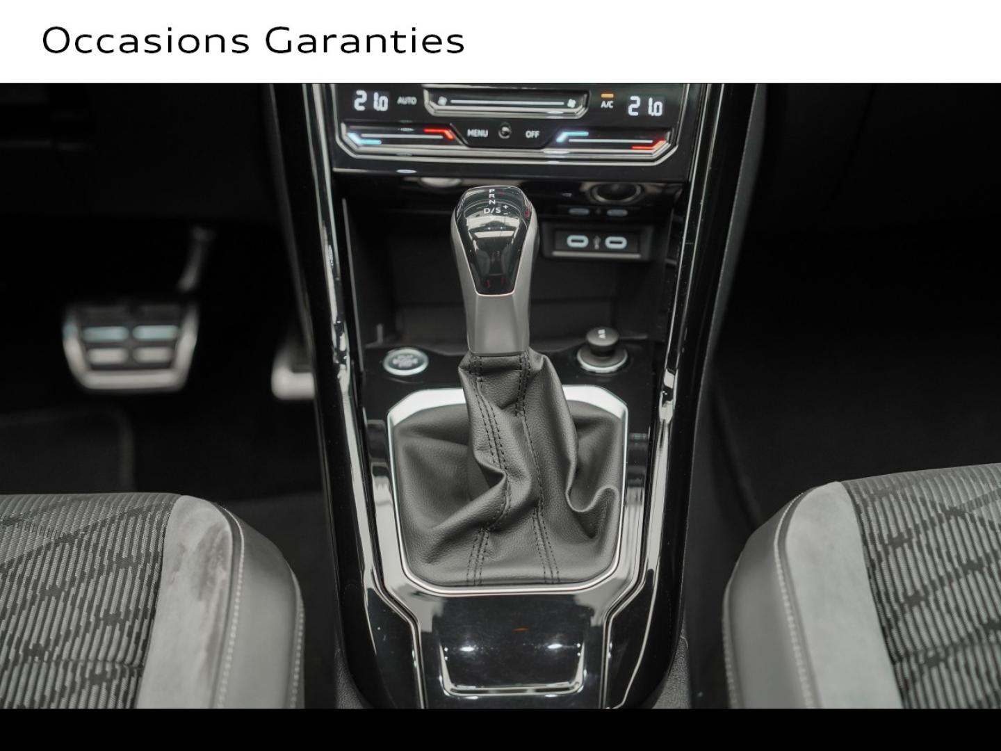 Voitures occasions VOLKSWAGEN T-ROC R-Line Montigny-le-Bretonneux