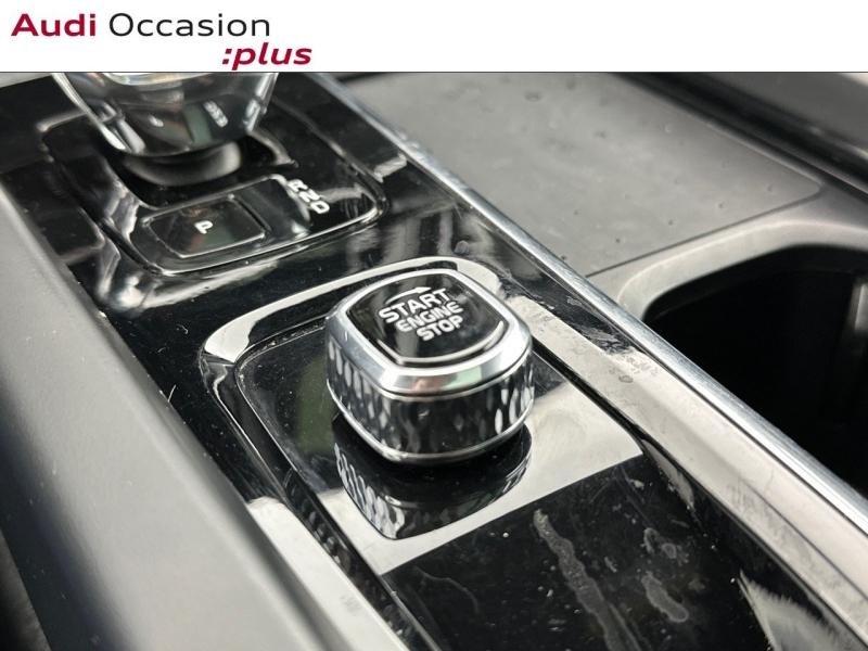 Voitures occasions VOLVO XC60 Ultimate Style Dark Vélizy-Villacoublay