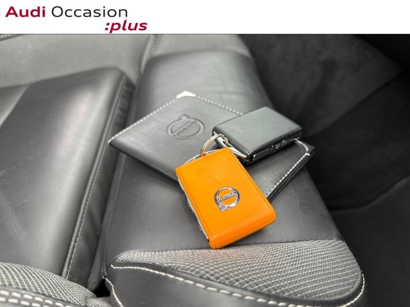 Voitures occasions VOLVO XC60 Ultimate Style Dark Vélizy-Villacoublay