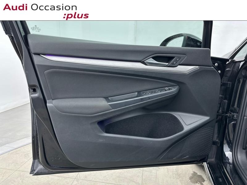 Voitures occasions VOLKSWAGEN GOLF Life 1st Vélizy-Villacoublay