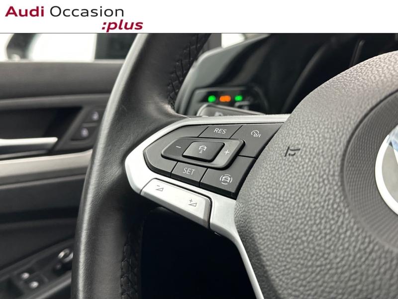 Voitures occasions VOLKSWAGEN GOLF Life 1st Vélizy-Villacoublay