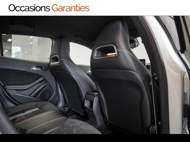 Voitures occasions MERCEDES-BENZ GLA WhiteArt Edition Vélizy-Villacoublay