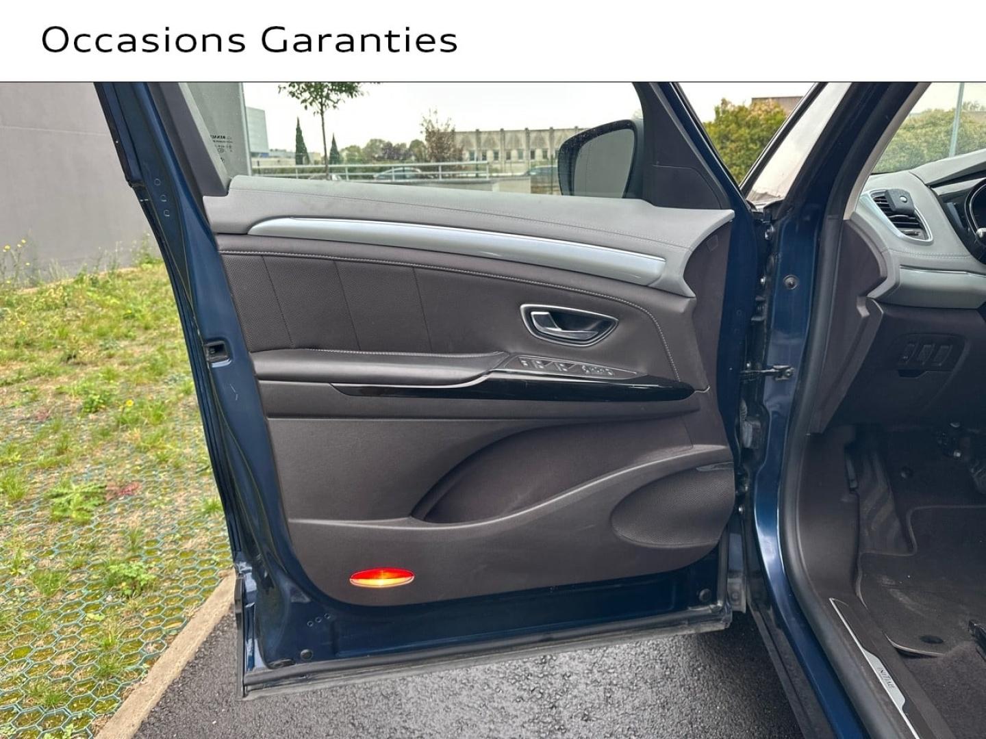Voitures occasions RENAULT ESPACE Initiale Paris Vélizy-Villacoublay