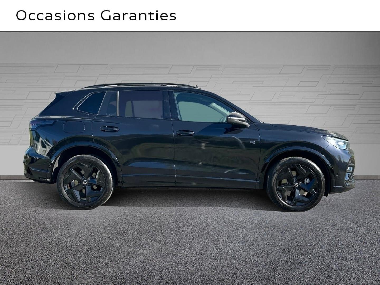 Voitures occasions VOLKSWAGEN TIGUAN R-Line Exclusive Vélizy-Villacoublay
