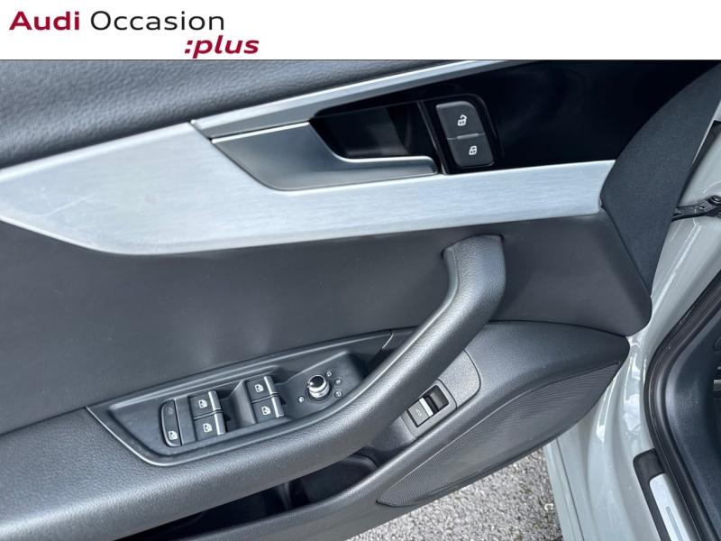 Voitures occasions Audi A4 Avant S line Rivery