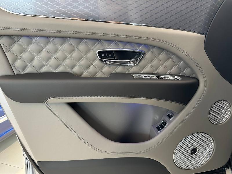 Voitures occasions BENTLEY Bentayga Base Mougins