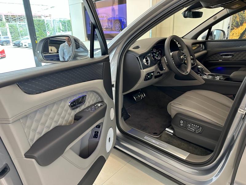 Voitures occasions BENTLEY Bentayga Base Mougins