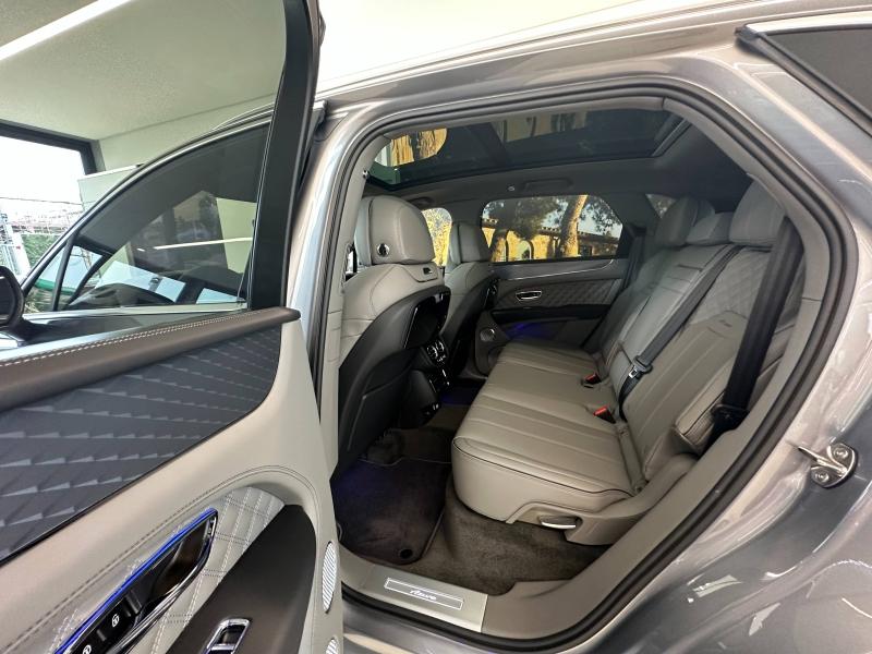 Voitures occasions BENTLEY Bentayga Base Mougins