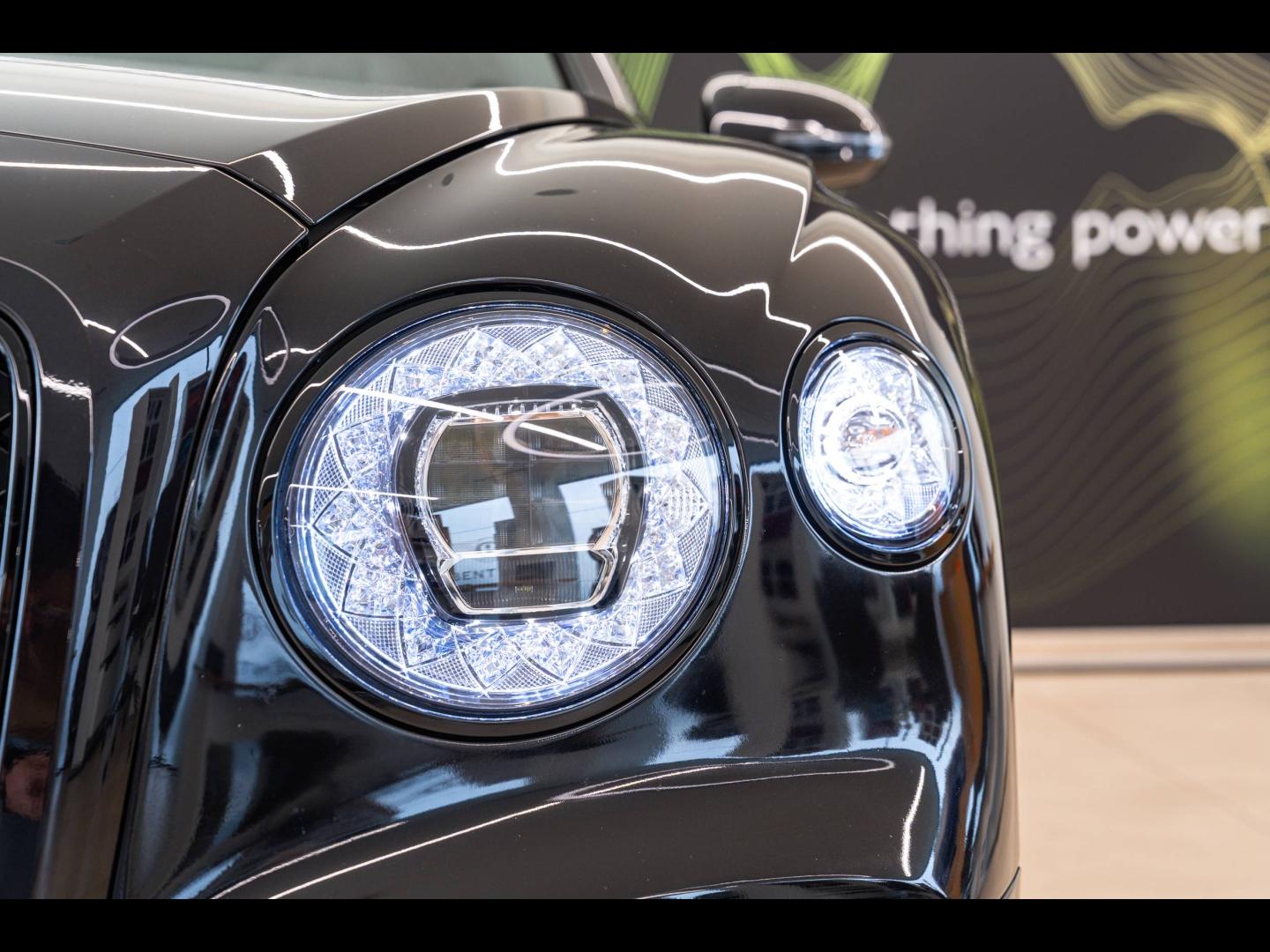 Voitures occasions BENTLEY Flying Spur Base Mougins