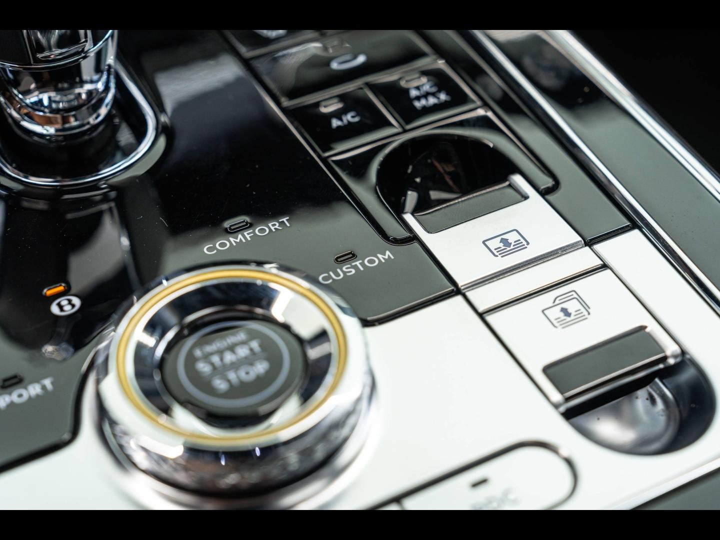 Voitures occasions BENTLEY Flying Spur Base Mougins