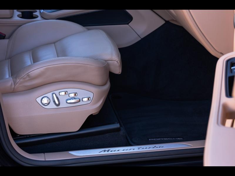 Voitures occasions PORSCHE MACAN Turbo Mougins