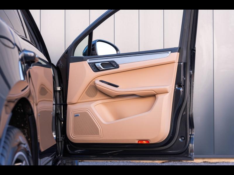Voitures occasions PORSCHE MACAN Turbo Mougins