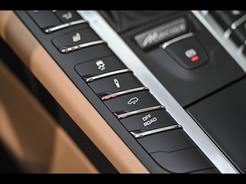 Voitures occasions PORSCHE MACAN Turbo Mougins