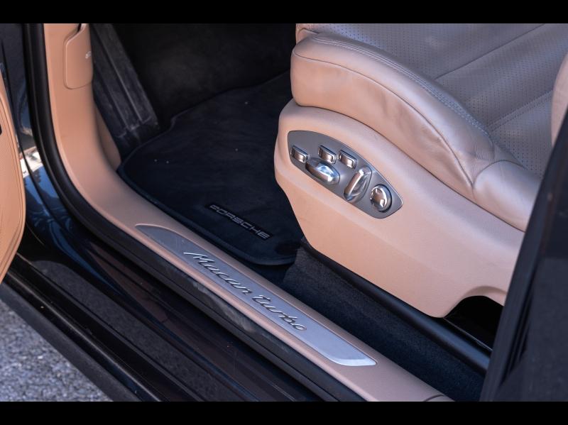 Voitures occasions PORSCHE MACAN Turbo Mougins