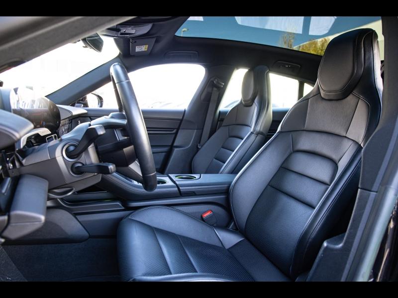 Voitures occasions PORSCHE Taycan Base Mougins