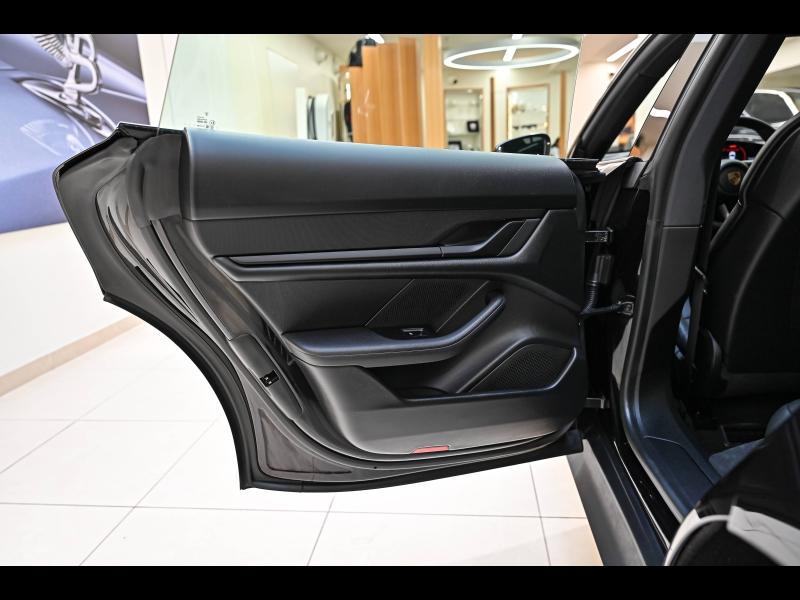Voitures occasions PORSCHE Taycan Base Mougins