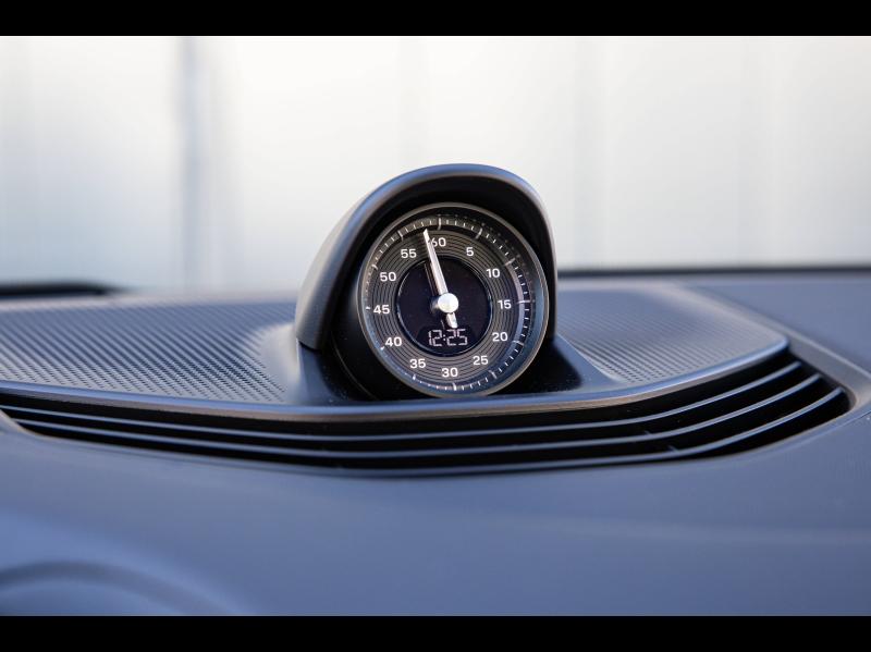 Voitures occasions PORSCHE Taycan Base Mougins