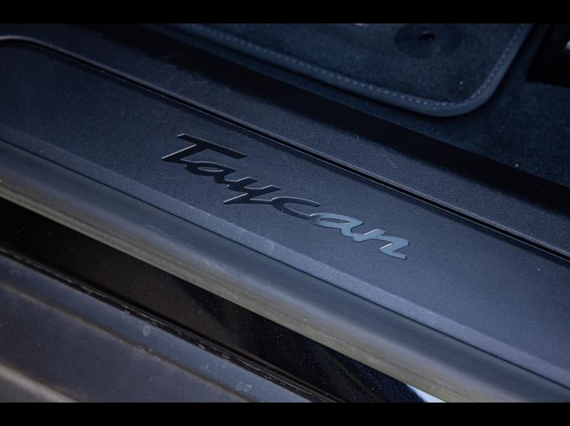 Voitures occasions PORSCHE Taycan Base Mougins