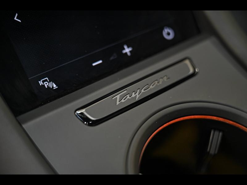 Voitures occasions PORSCHE Taycan Base Mougins