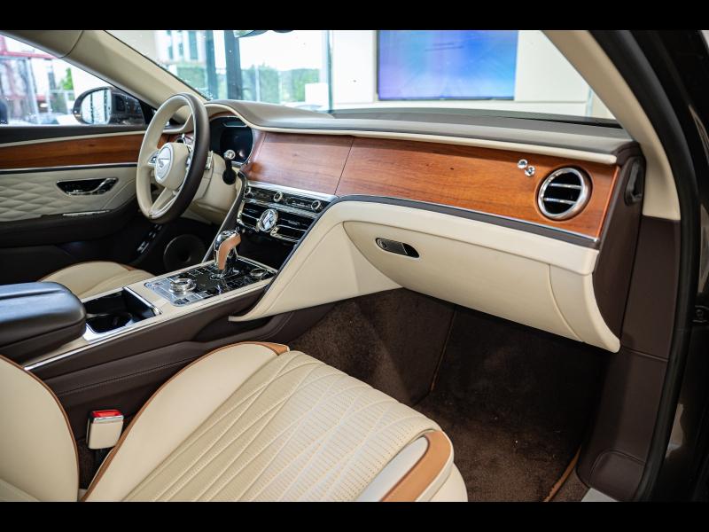 Voitures occasions BENTLEY Flying Spur Base Mougins