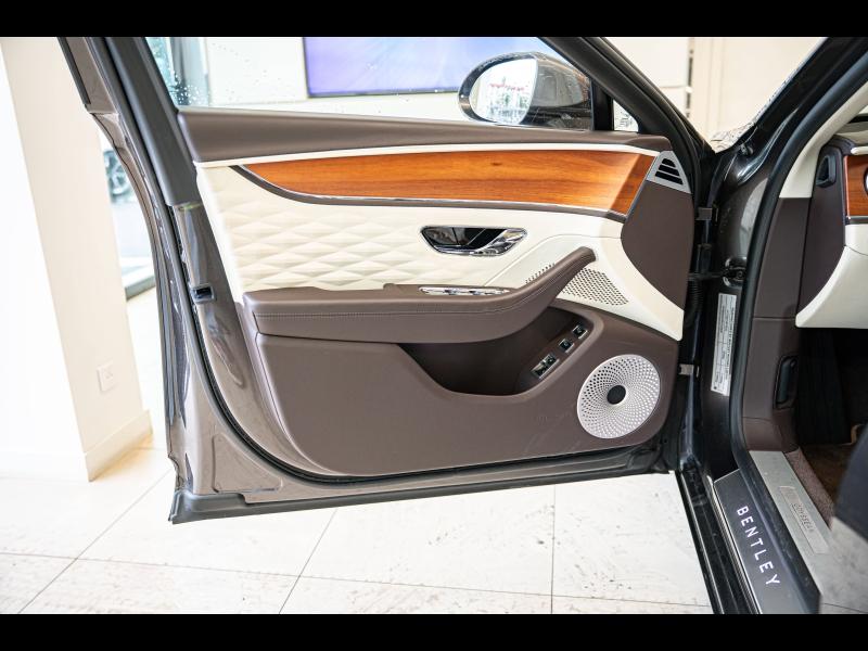 Voitures occasions BENTLEY Flying Spur Base Mougins