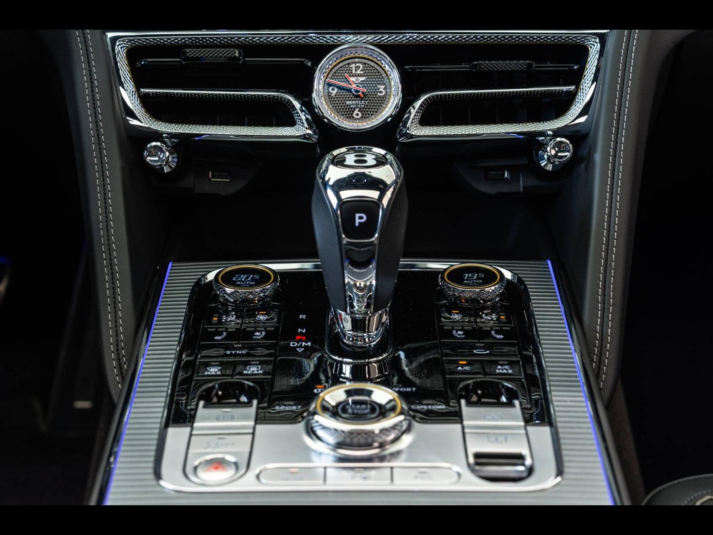 Voitures occasions BENTLEY Flying Spur Base Mougins