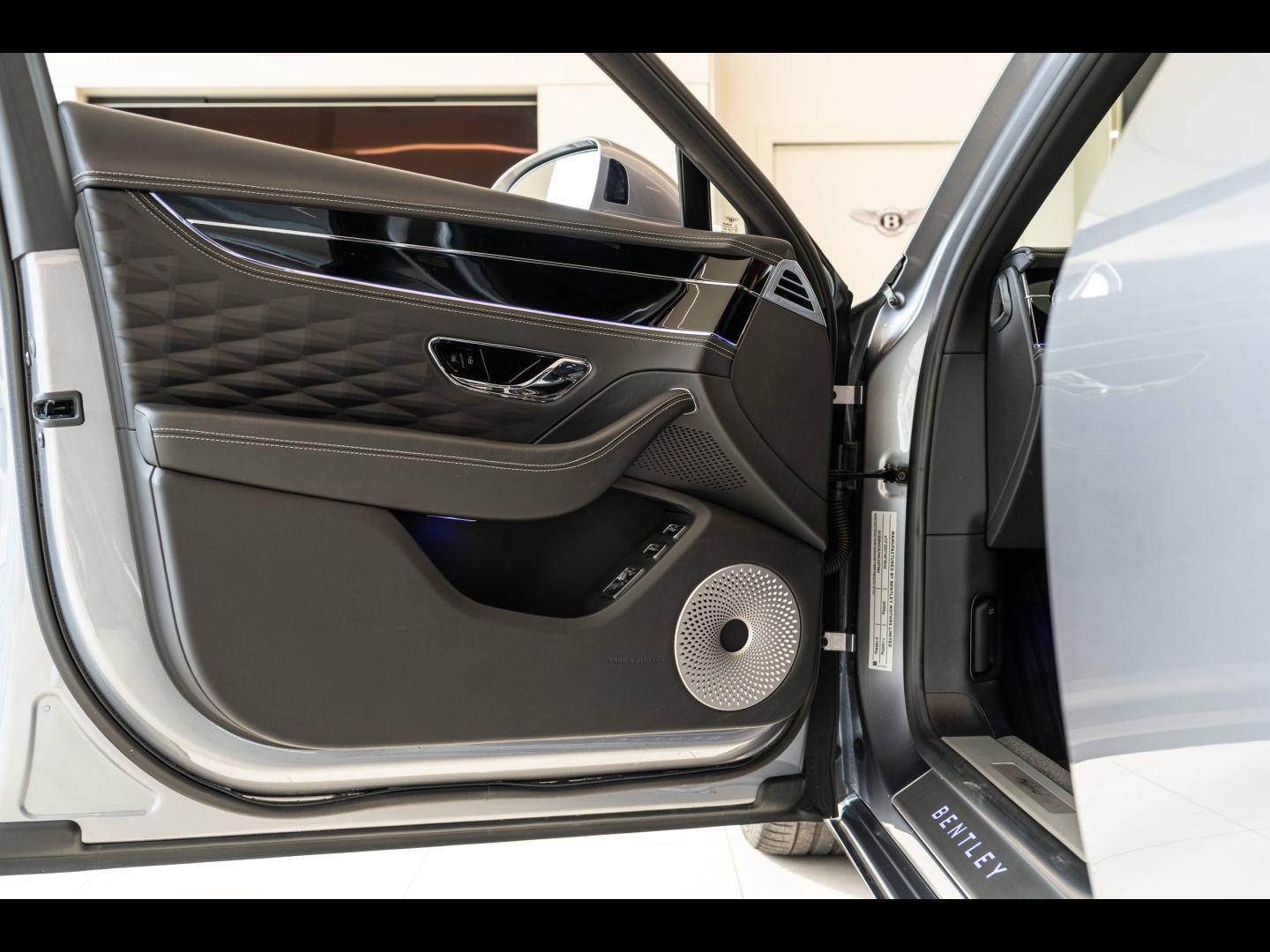 Voitures occasions BENTLEY Flying Spur Base Mougins