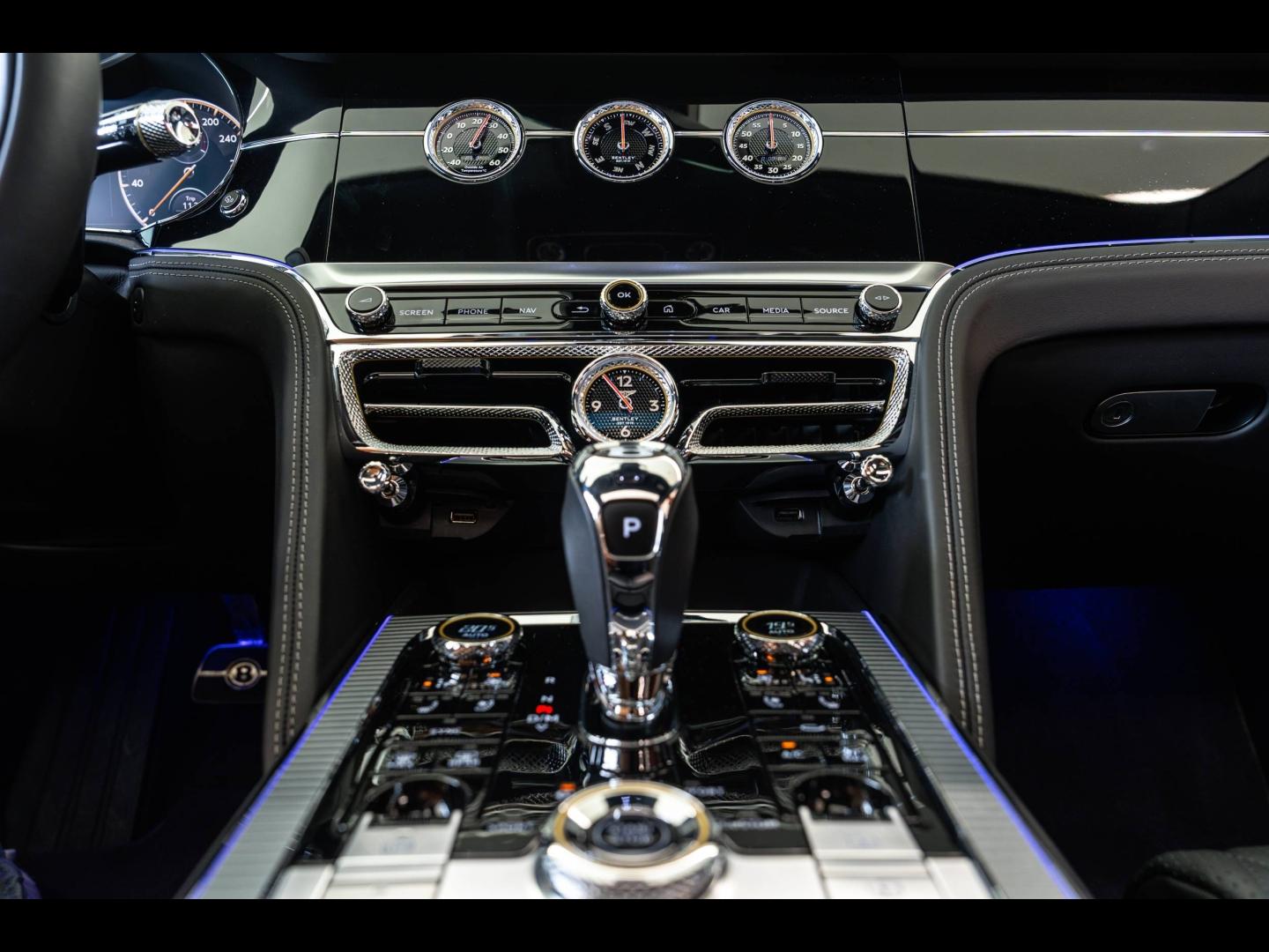 Voitures occasions BENTLEY Flying Spur Base Mougins