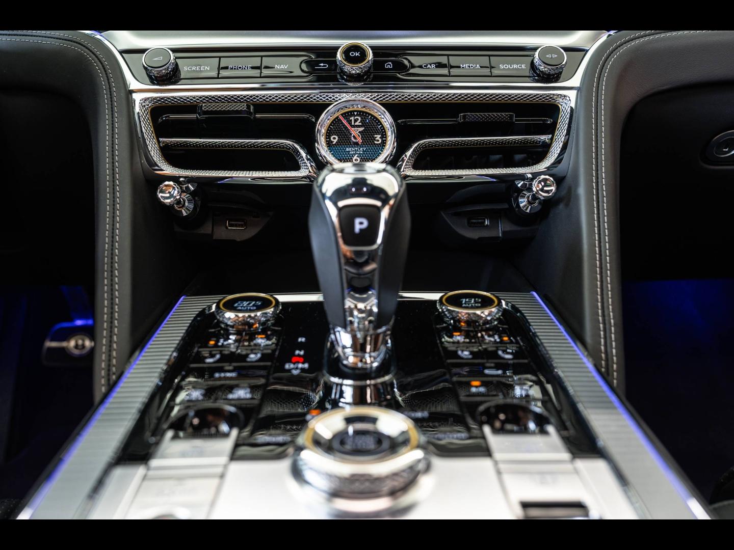 Voitures occasions BENTLEY Flying Spur Base Mougins