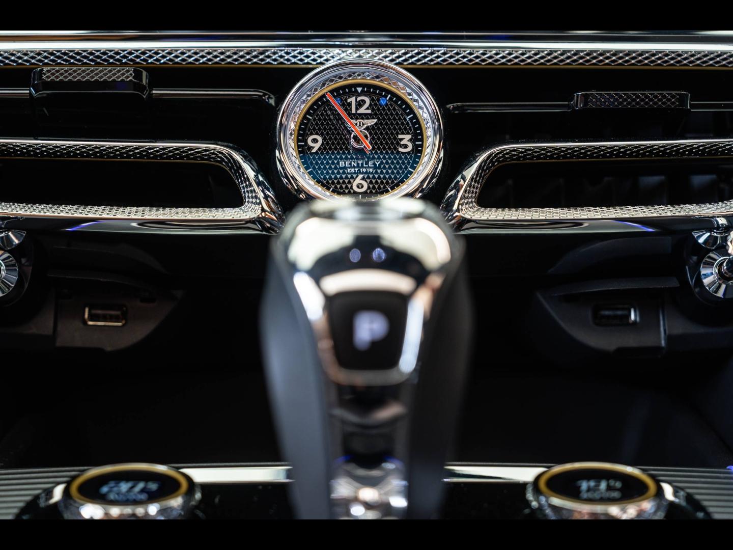 Voitures occasions BENTLEY Flying Spur Base Mougins