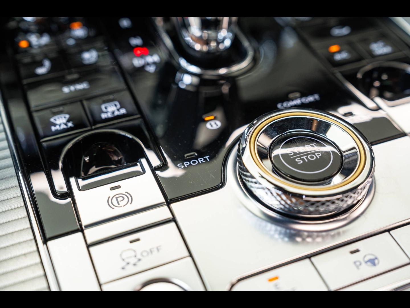 Voitures occasions BENTLEY Flying Spur Base Mougins