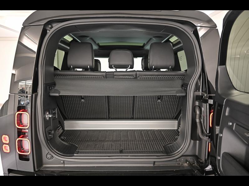Voitures occasions LAND-ROVER Defender X-Dynamic V8 Mougins