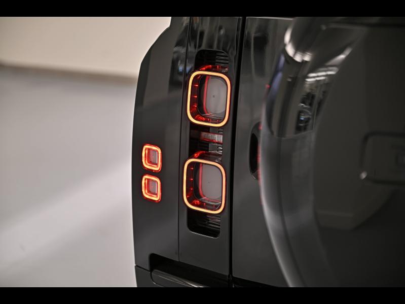 Voitures occasions LAND-ROVER Defender X-Dynamic V8 Mougins