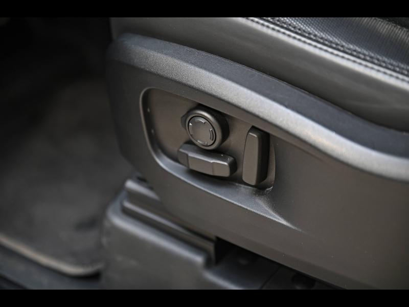 Voitures occasions LAND-ROVER Defender X-Dynamic V8 Mougins