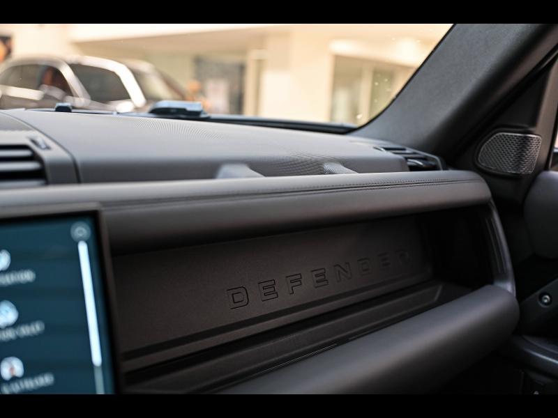 Voitures occasions LAND-ROVER Defender X-Dynamic V8 Mougins
