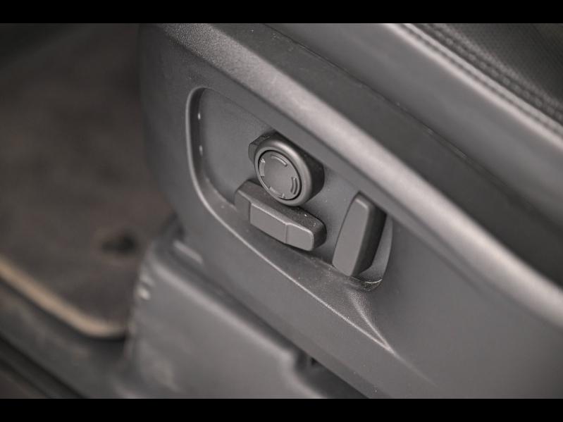 Voitures occasions LAND-ROVER Defender X-Dynamic V8 Mougins