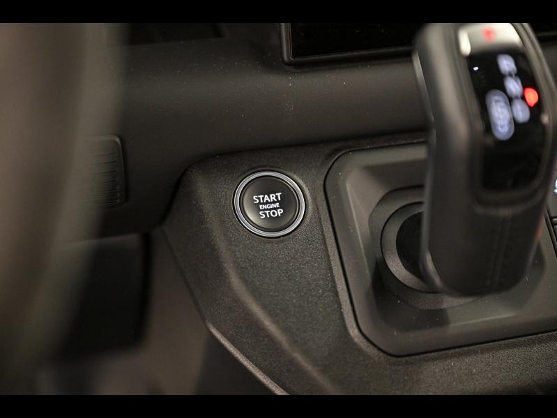 Voitures occasions LAND-ROVER Defender X-Dynamic V8 Mougins