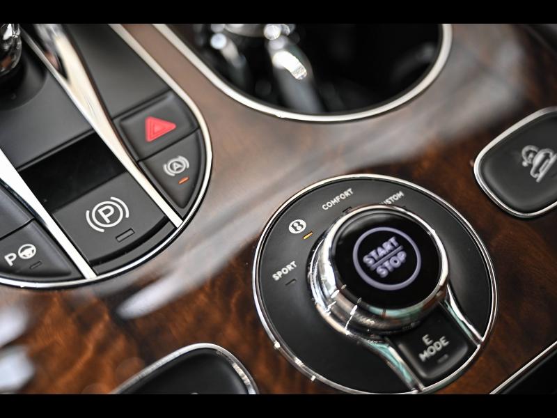 Voitures occasions BENTLEY Bentayga Base Mougins