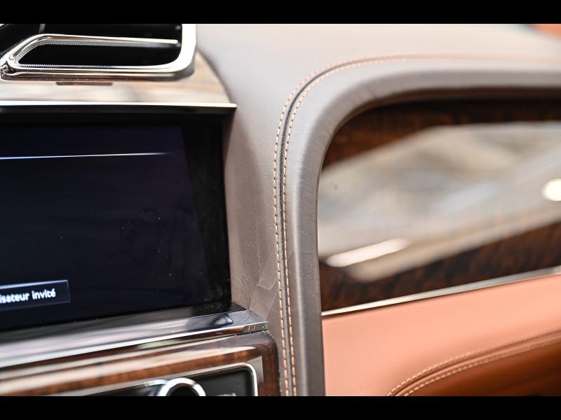 Voitures occasions BENTLEY Bentayga Base Mougins