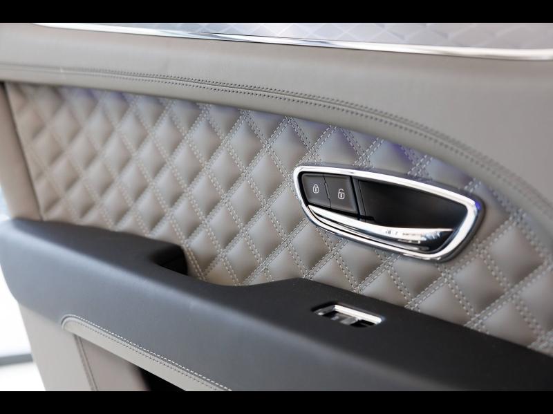 Voitures occasions BENTLEY Bentayga Base Mougins