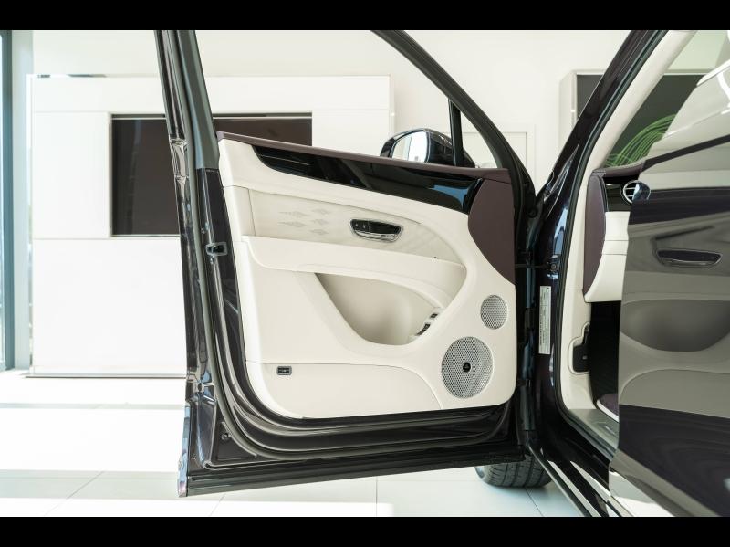Voitures occasions BENTLEY Bentayga  Mougins