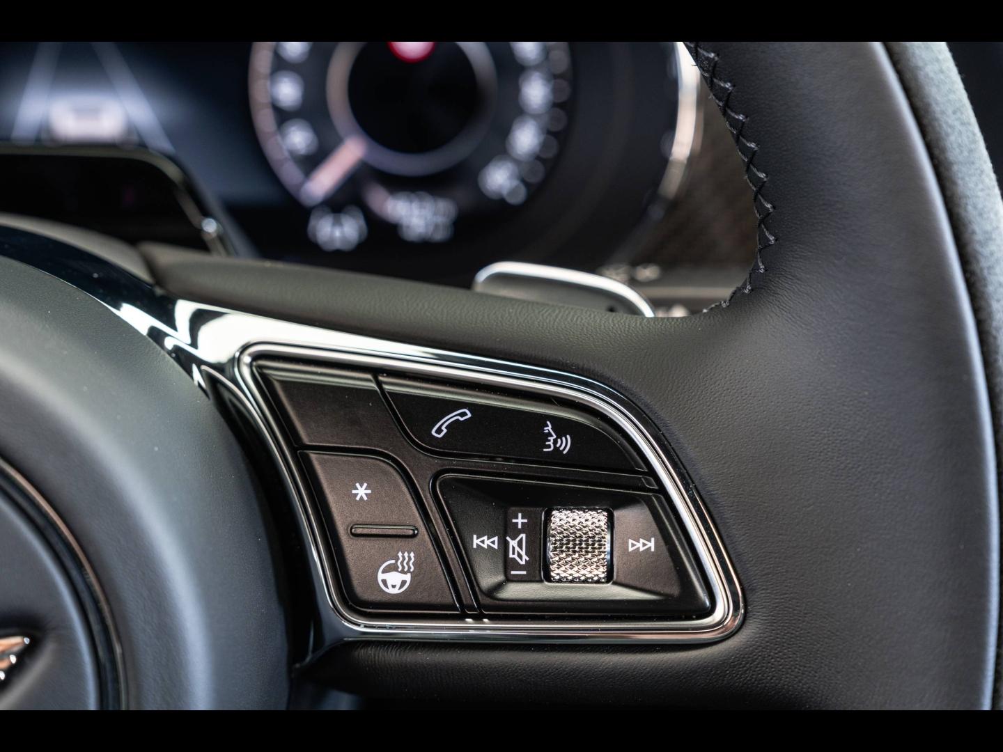 Voitures occasions BENTLEY Bentayga Base Mougins