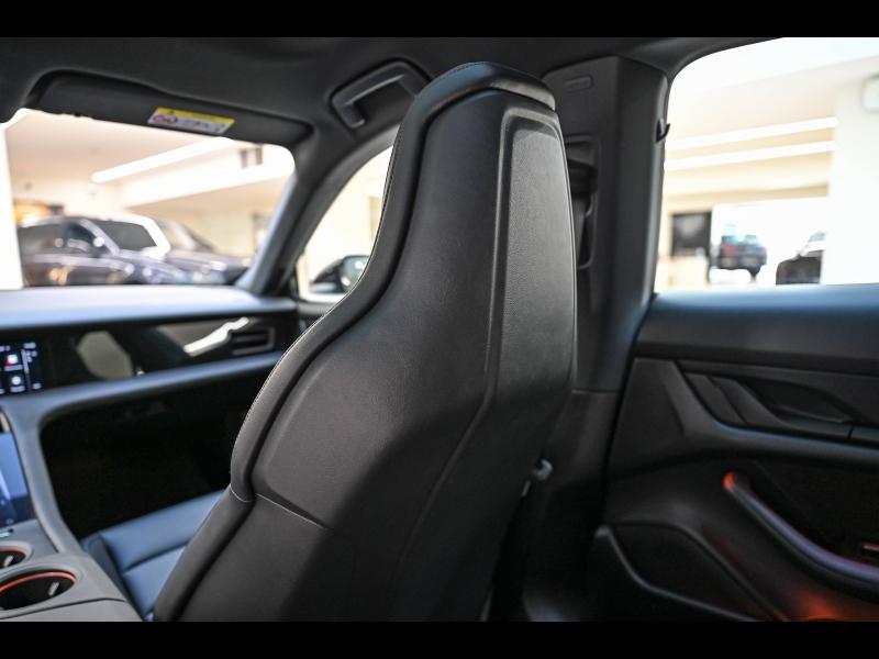 Voitures occasions PORSCHE Taycan Base Mérignac