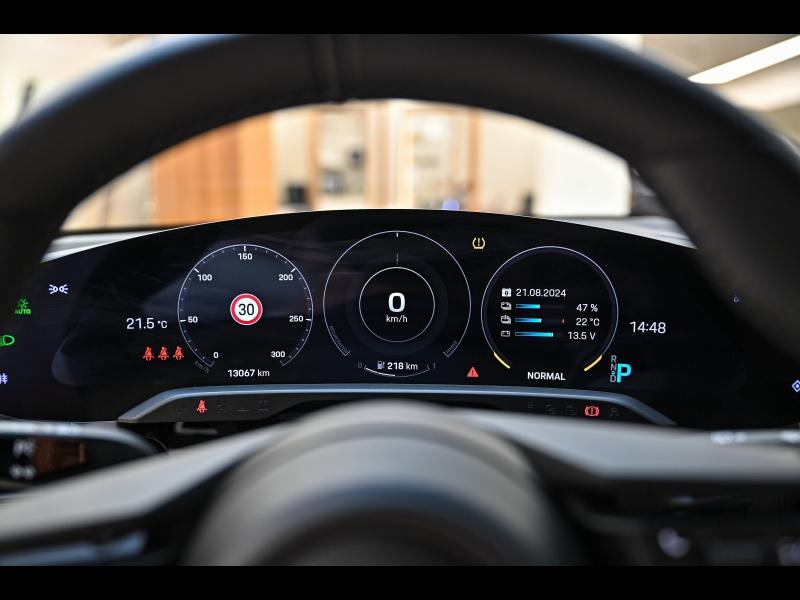 Voitures occasions PORSCHE Taycan Base Mérignac