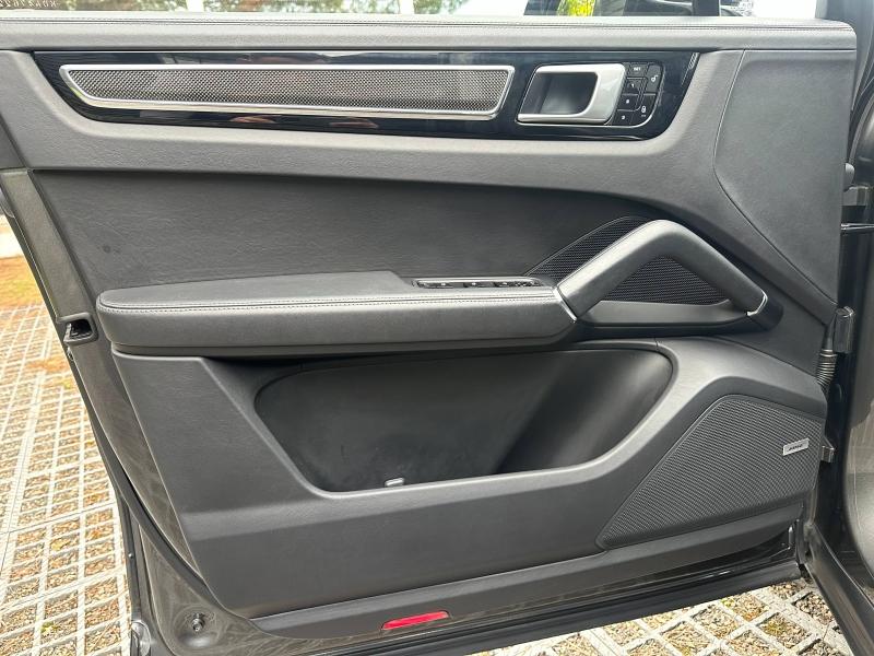 Voitures occasions PORSCHE CAYENNE E-Hybrid Mérignac