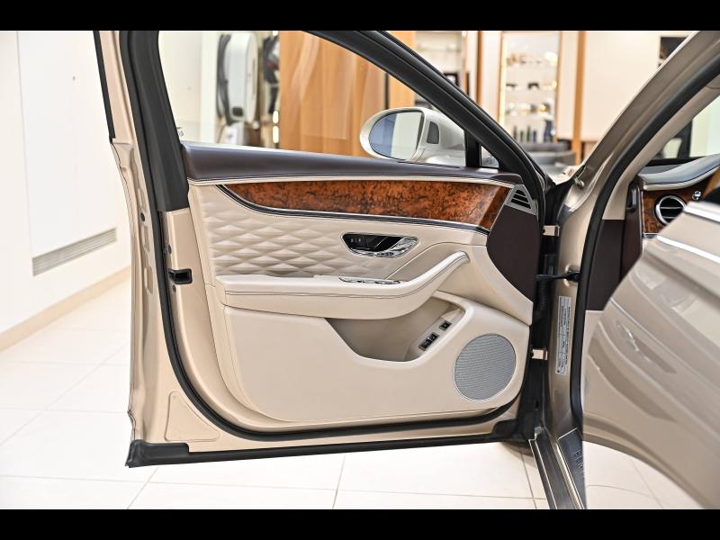 Voitures occasions BENTLEY Flying Spur Base Paris