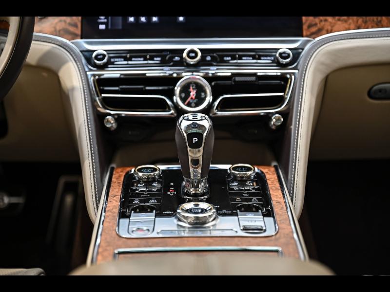 Voitures occasions BENTLEY Flying Spur Base Paris