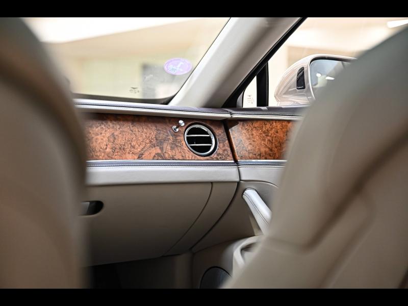 Voitures occasions BENTLEY Flying Spur Base Paris