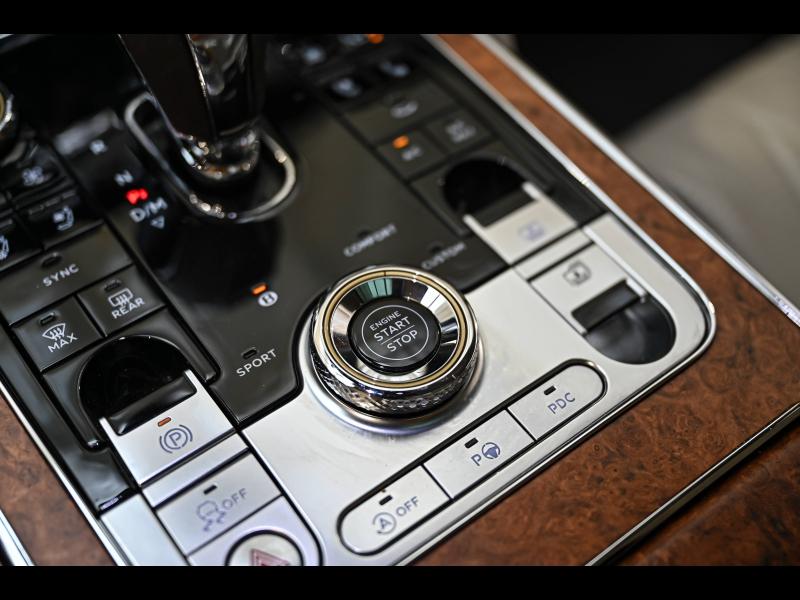 Voitures occasions BENTLEY Flying Spur Base Paris