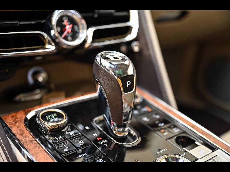 Voitures occasions BENTLEY Flying Spur Base Paris